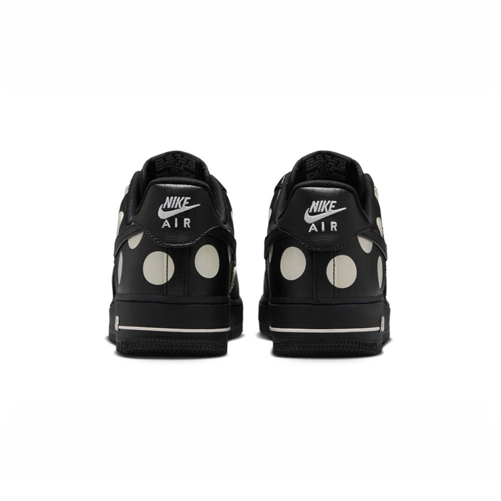 ナイキ レディース AIR FORCE 1 '07 スポーツ - Nike Shoes Air Force 1 のレビューと価格
