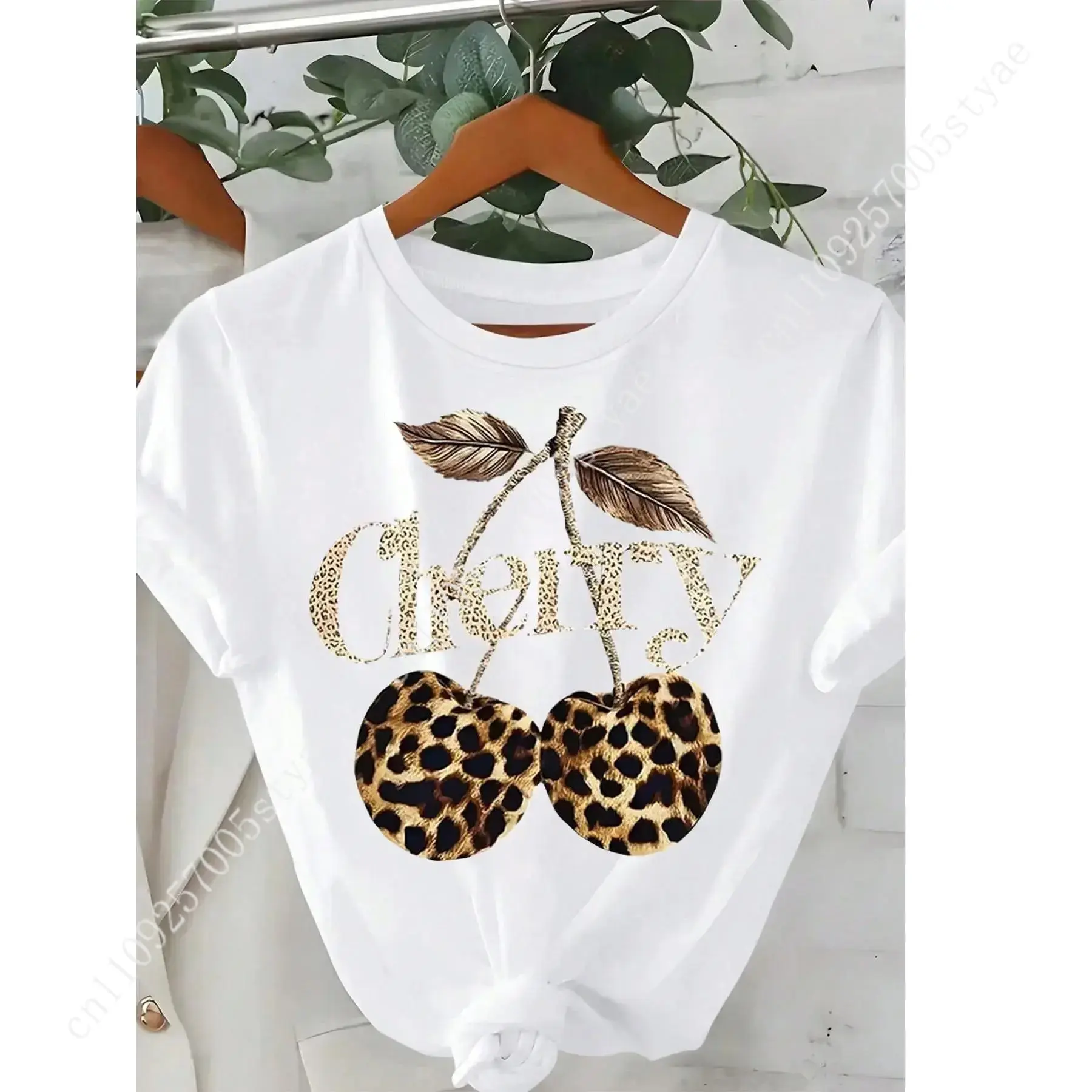 レディース チェリー＆ヒョウ柄ラウンドネックグラフィックTシ - Tee Graphic Print のレビューと価格