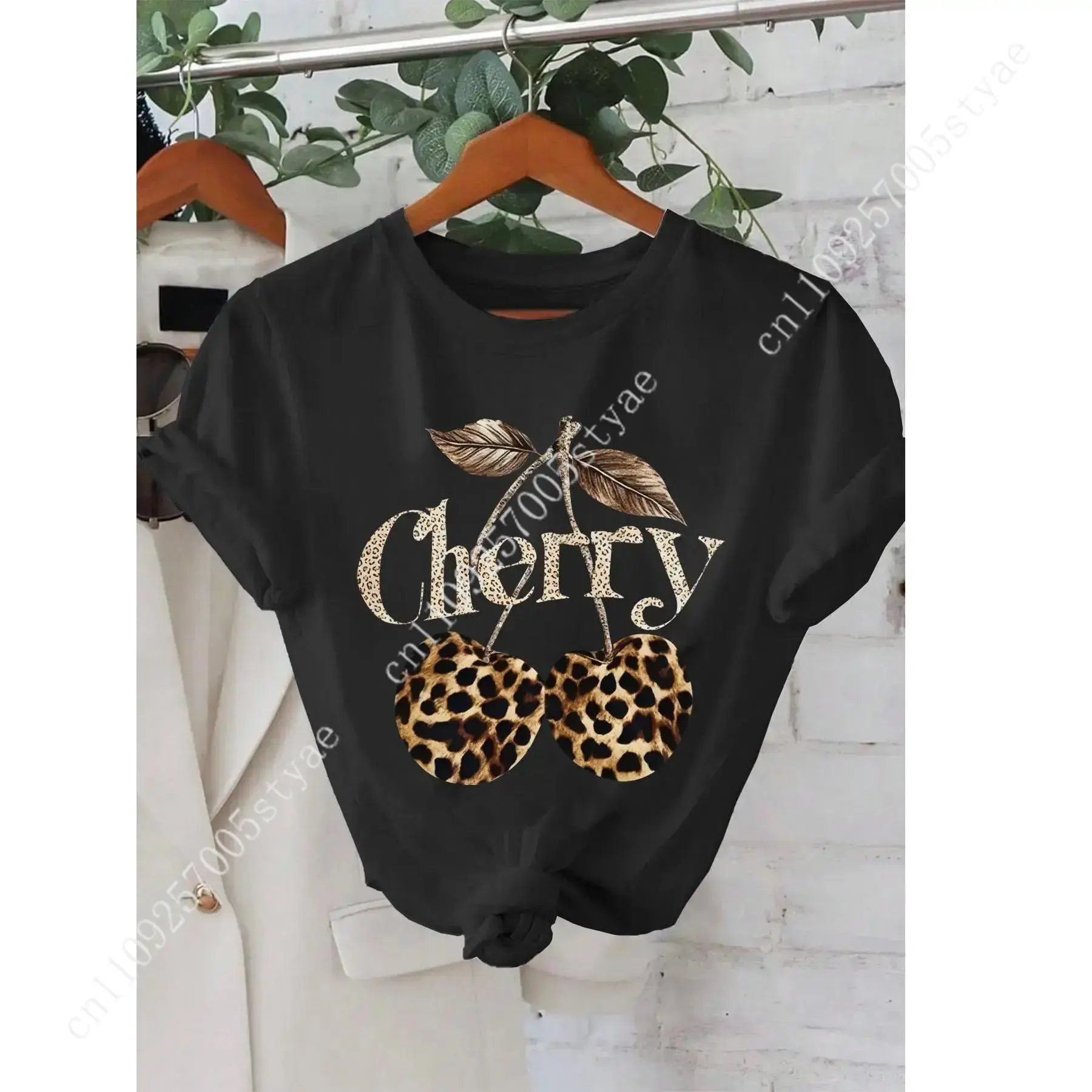 レディース チェリー＆ヒョウ柄ラウンドネックグラフィックTシ - Tee Graphic Print のレビューと価格